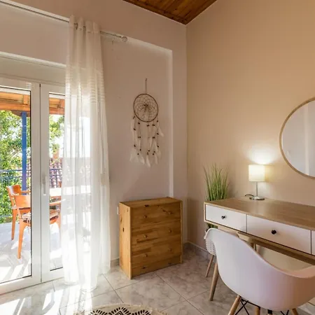 Maisonette With Palms בית נופש